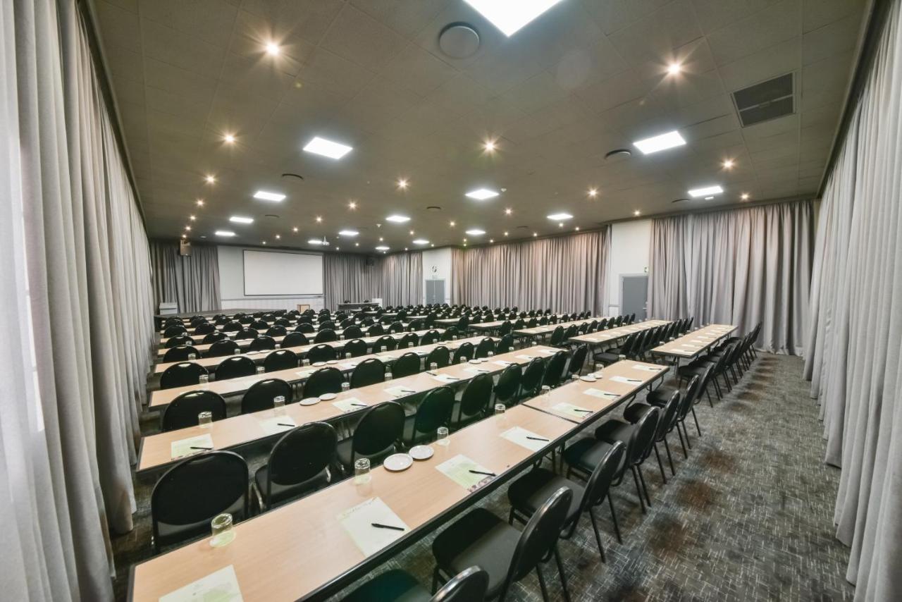 Birchwood Hotel And Or Tambo Conference Centre Боксбург Экстерьер фото